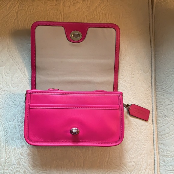 XX SOLD XX ๐COACH NEW without tags Leather Handbag in Cool Pink๐๐ป - Picture 15 of 16